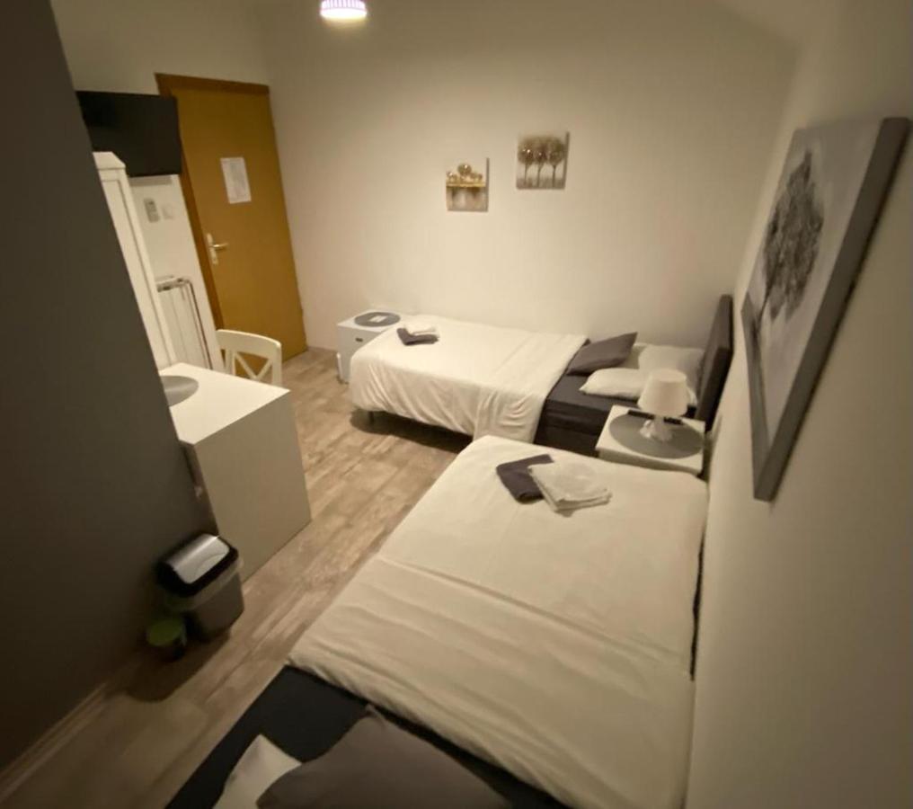 Guest House Lucija Buzin Eksteriør bilde