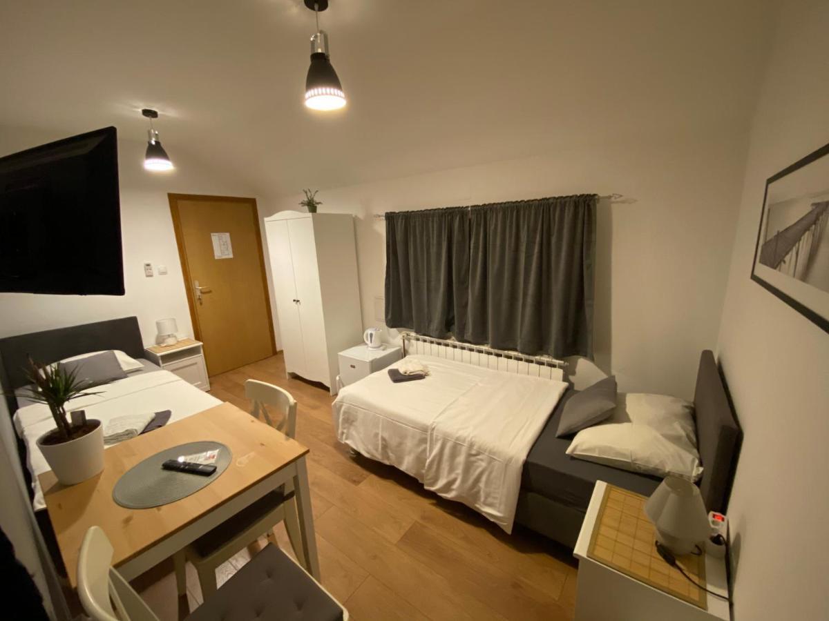 Guest House Lucija Buzin Eksteriør bilde
